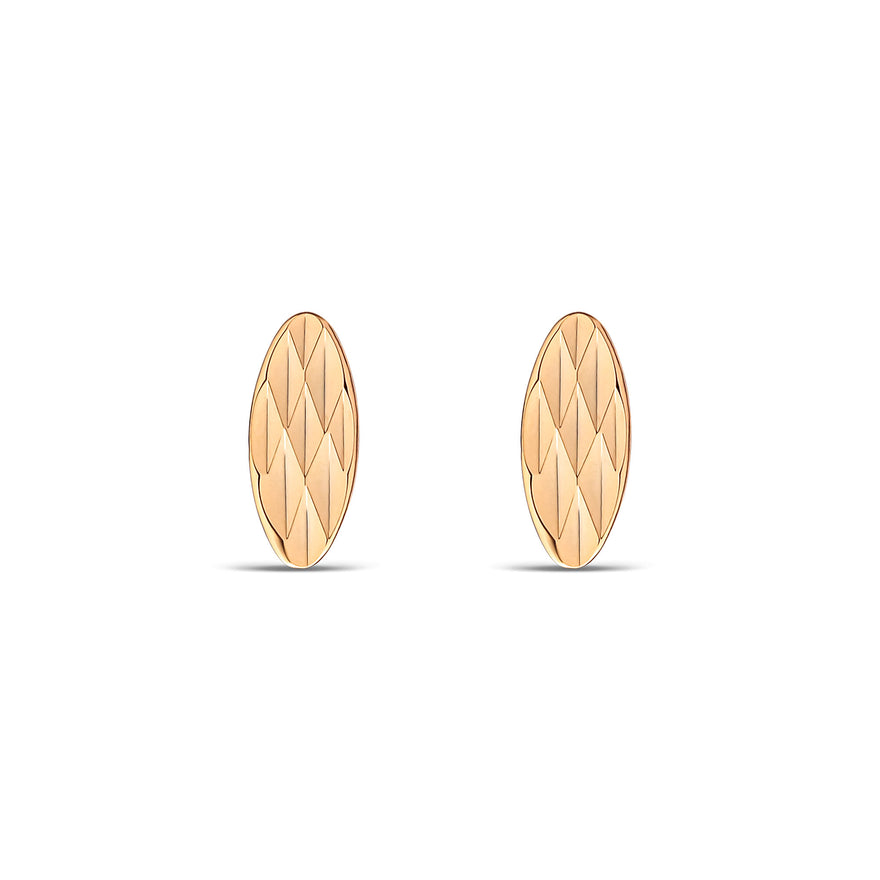 Diamond-cut oval stud earrings, 9 mm