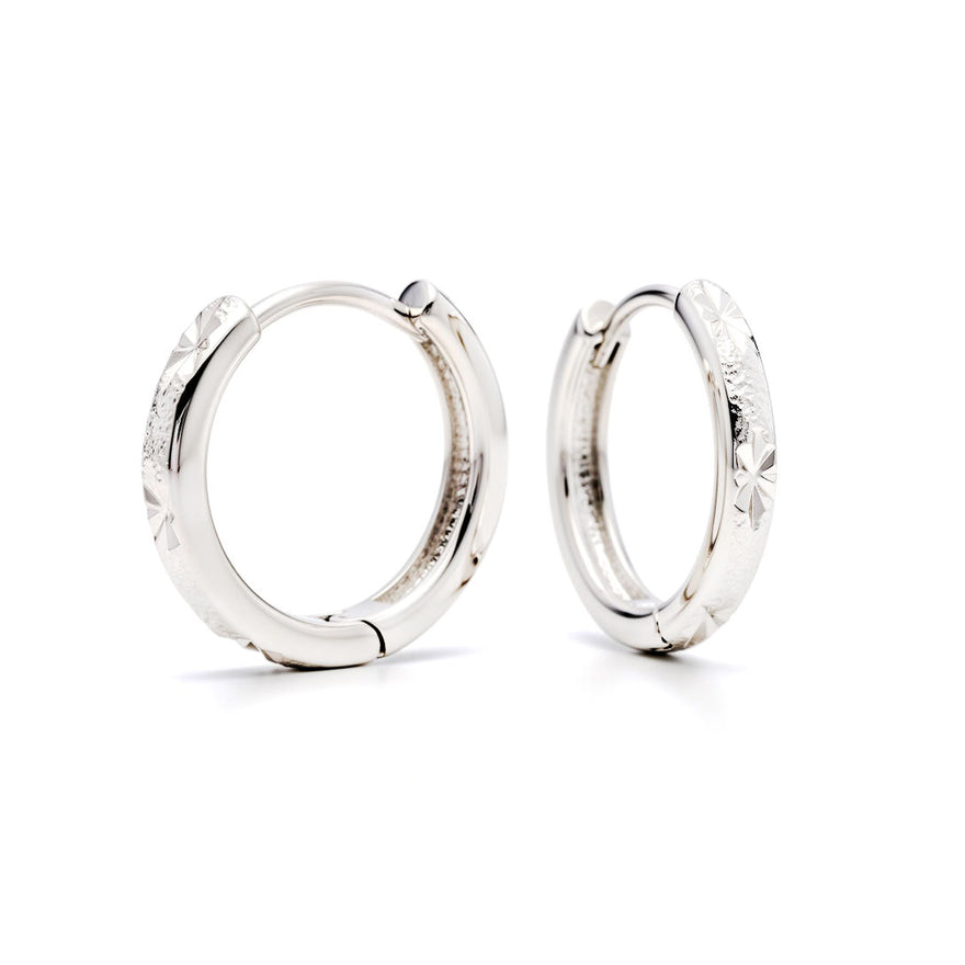Star-engraved hoop earrings, 15 mm