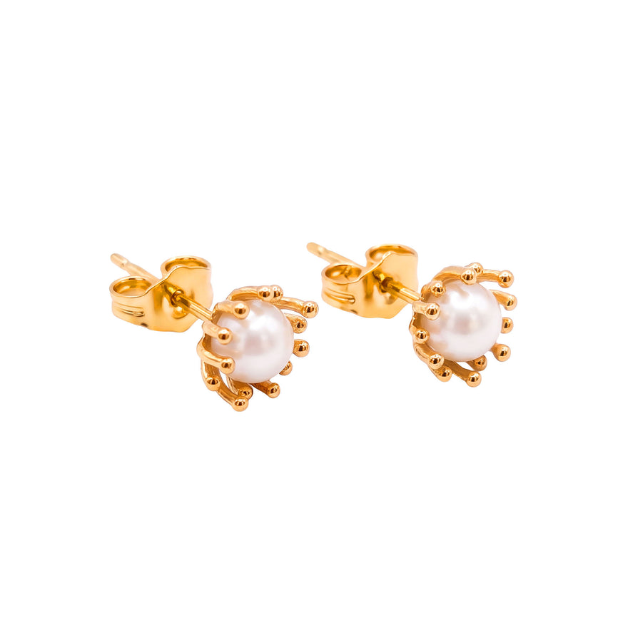 Flower stud earrings with pearls, 7 mm