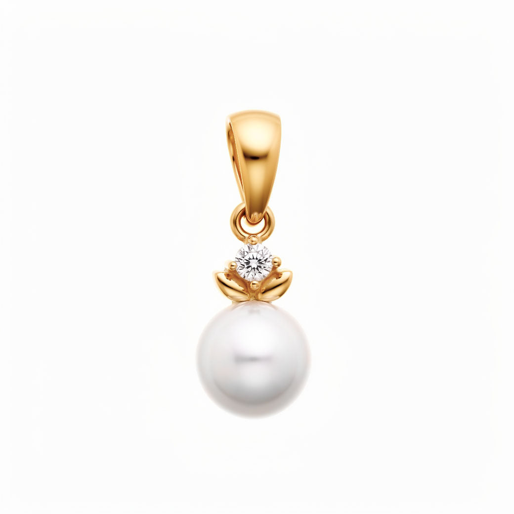 Gold-plated pendant with a white pearl and clear cubic zirconia