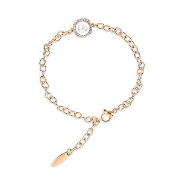 Faux pearl bracelet on an anchor chain